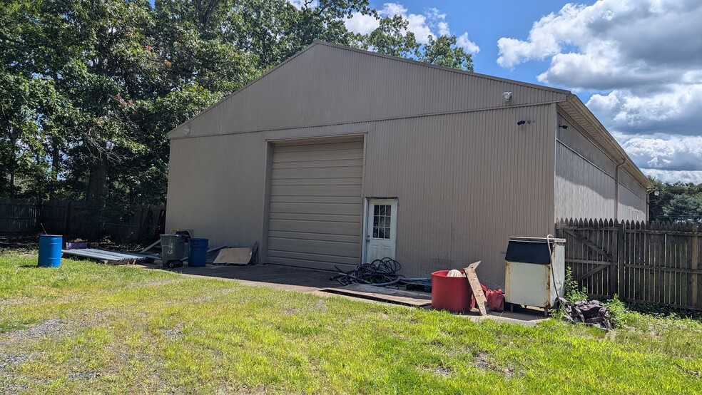 More Photos Of 105 Cedar Brook Rd, Sicklerville Warehouse For Lease