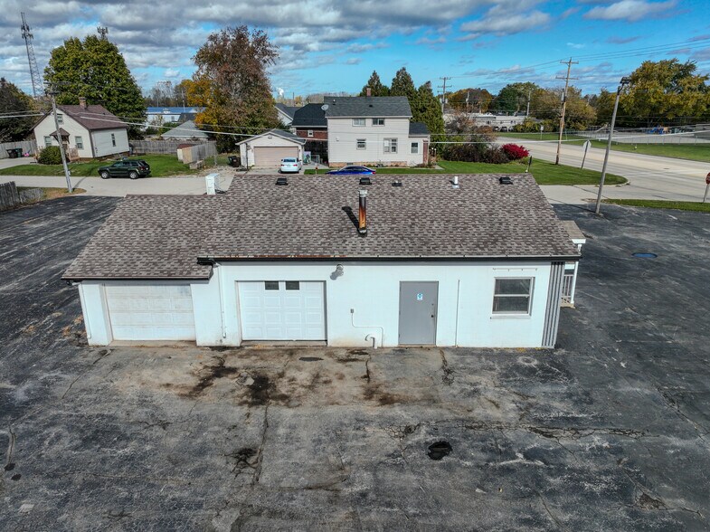 More Photos Of 4418 Douglas Ave, Racine Auto Dealership For Sale
