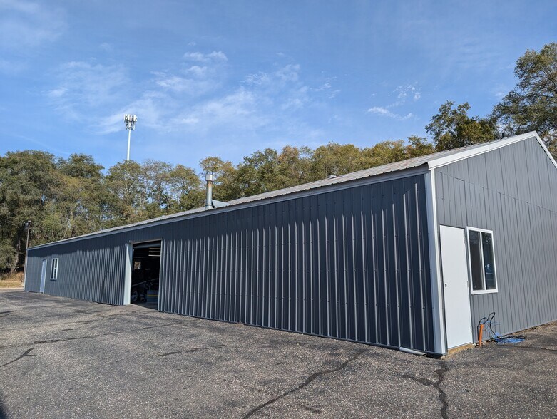 More Photos Of 1607 9th St, White Bear Lake Light Manufacturing For Lease