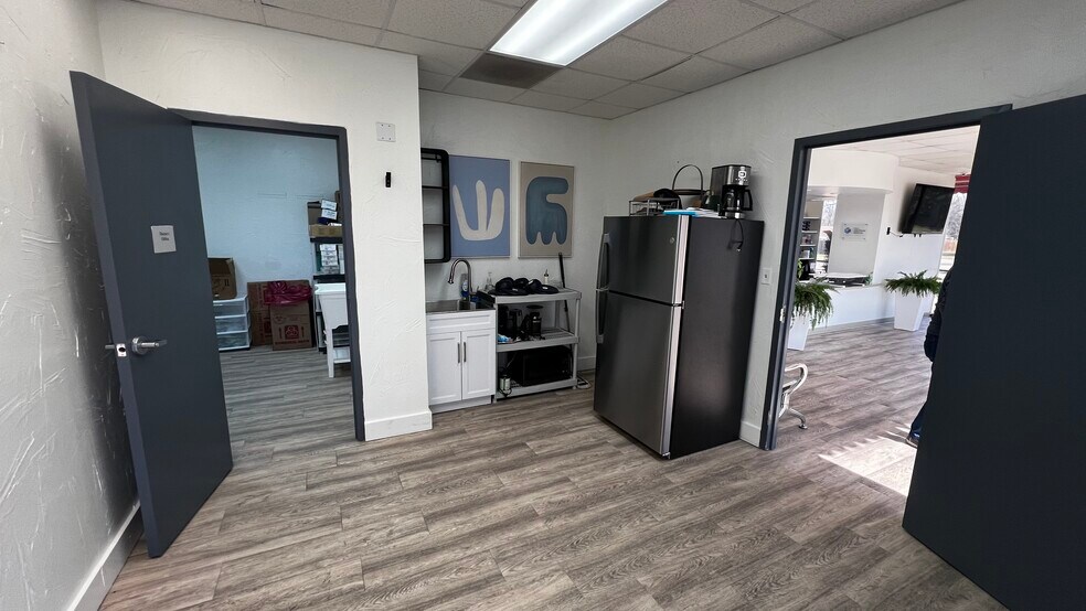 More Photos Of 4301 Saturn Rd, Garland Unknown For Lease