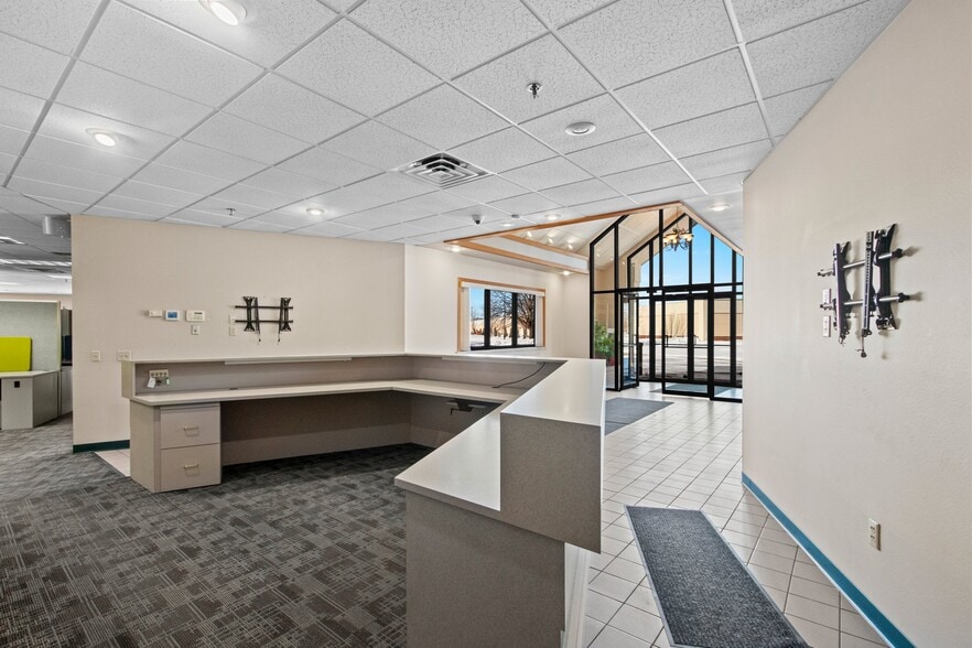 More Photos Of 2980 Walker Dr, Green Bay Office For Sale