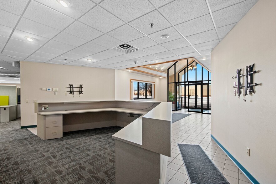 More Photos Of 2980 Walker Dr, Green Bay Office For Sale