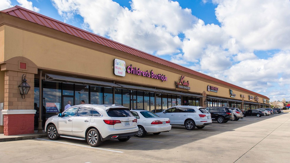 More Photos Of 28 Market Ct, Hattiesburg General Retail For Lease