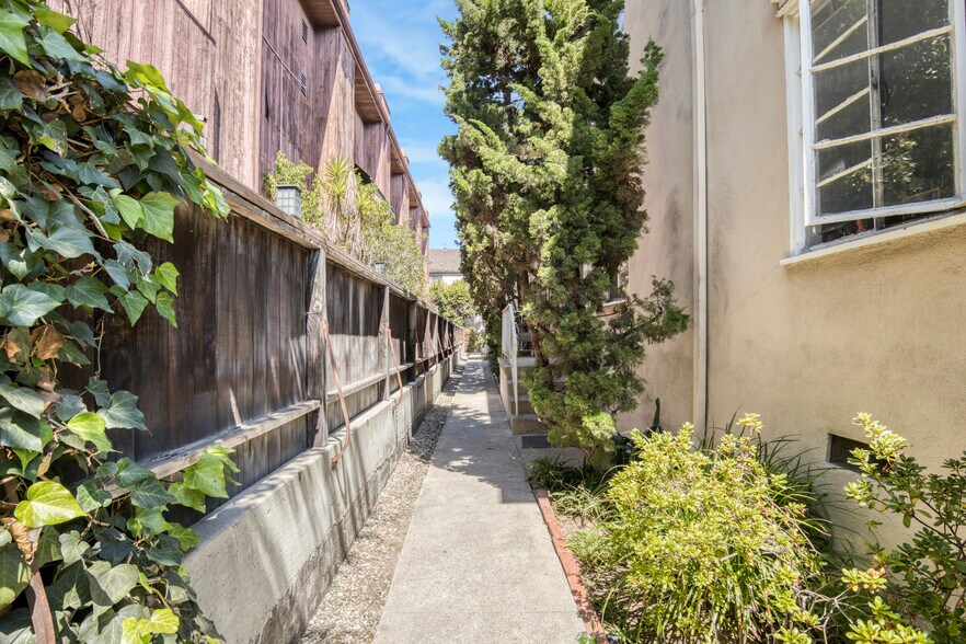 More Photos Of 2372-2374 S Beverly Glen Blvd, Los Angeles Apartments For Sale