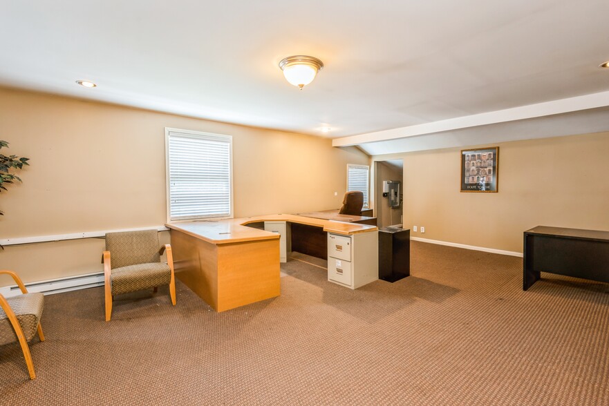 More Photos Of 41 Degnon Blvd, Bay Shore Manufacturing For Sale