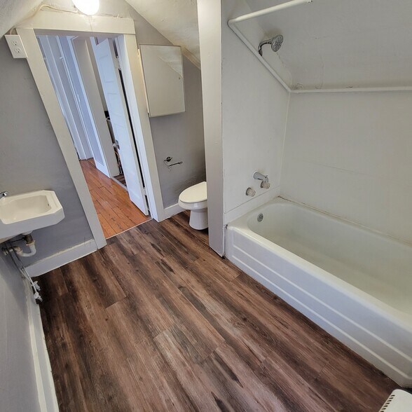 More Photos Of 3826 Warwick Blvd, Kansas City Apartments For Sale