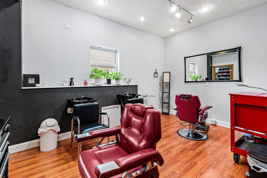 More Photos Of 2048 Winchester Ave, Ashland General Retail For Sale