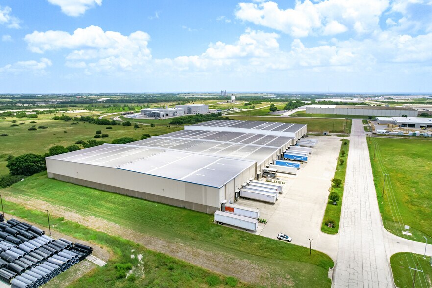 More Photos Of 2412 Wilsonart Dr, Temple Warehouse For Lease