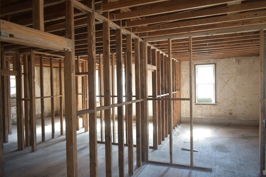 More Photos Of 1100 Westminster Rd, Reisterstown General Retail For Sale