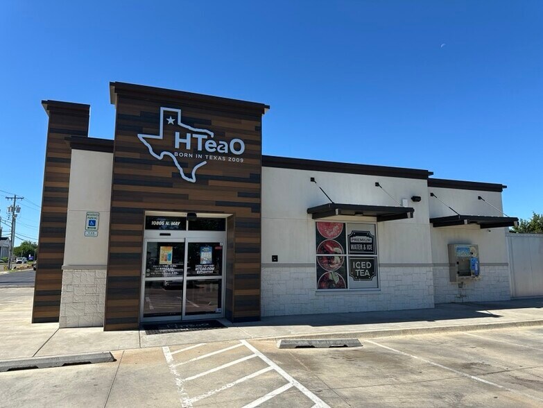 More Photos Of 10805 N May Ave, Oklahoma City Restaurant For Sale