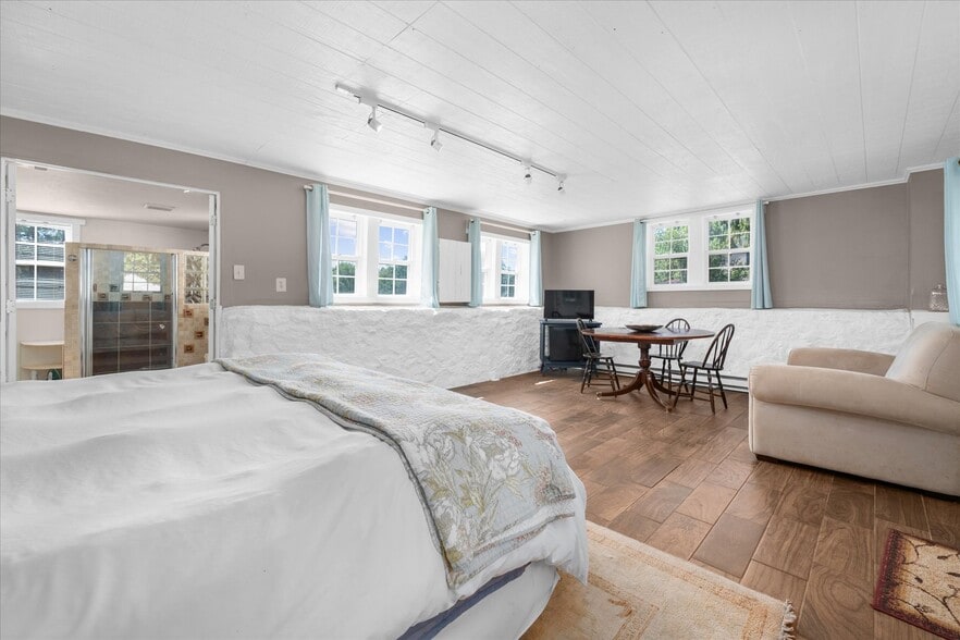 More Photos Of 5358 York Rd, Doylestown Hospitality For Sale