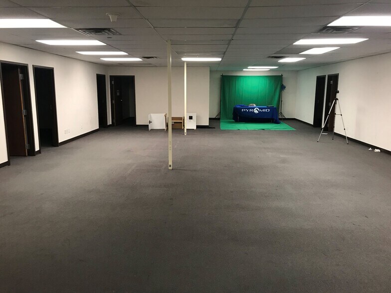 More Photos Of 45 Gracey Ave, Meriden Manufacturing For Lease