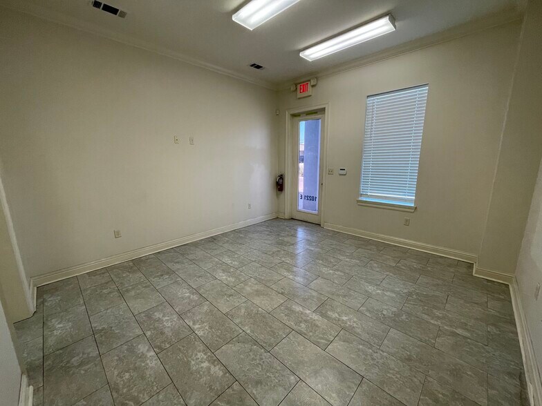 More Photos Of 10221 Patriot Dr, Baton Rouge Warehouse For Lease