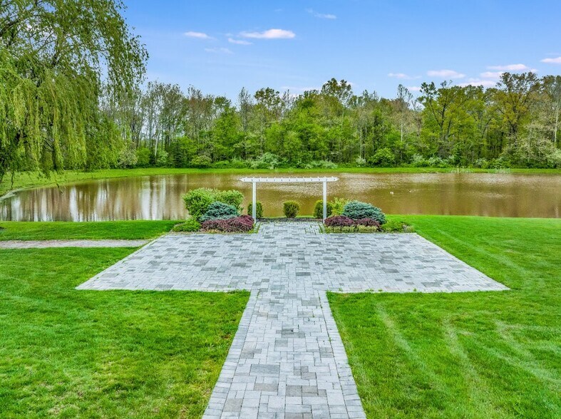 More Photos Of 88 Route 173 W, Hampton Lodge Meeting Hall For Sale