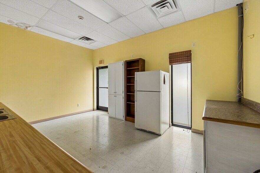 More Photos Of 2400 Highland Ave, Columbia Daycare Center For Sale