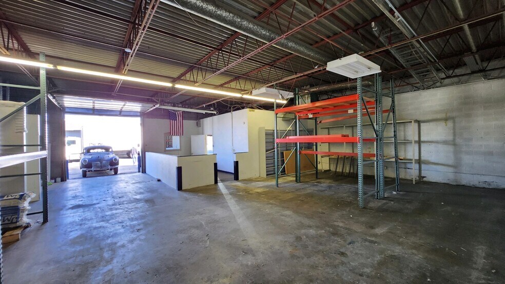 More Photos Of 3730 Paris St, Denver Warehouse For Lease