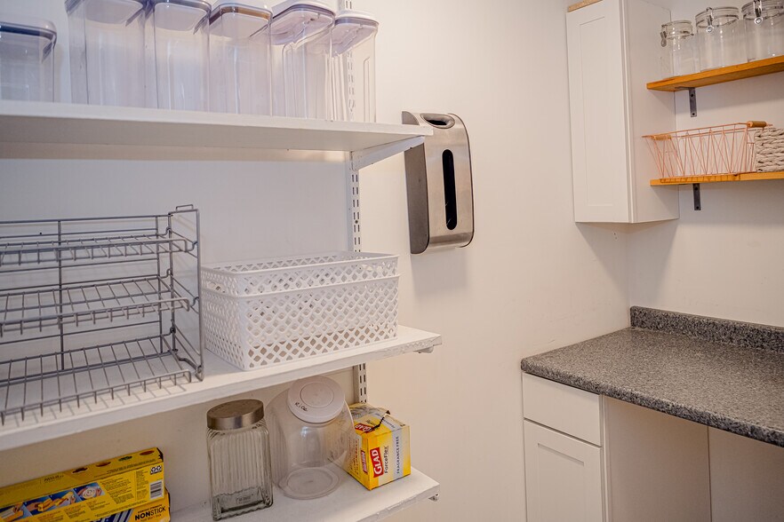 More Photos Of 2735 PA-390, Canadensis Hospitality For Sale