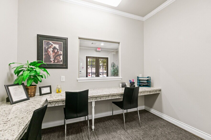 More Photos Of 13715 Office Park Dr, Houston Office For Sale