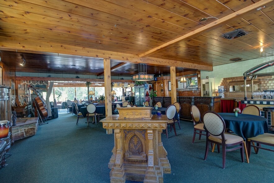 More Photos Of 13383 Sierra Way, Kernville Hotel For Sale