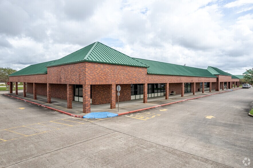 More Photos Of 14001-14065 Delany Rd, La Marque Unknown For Lease