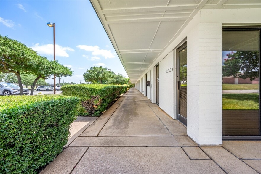 More Photos Of 2701 Osler Dr, Grand Prairie Medical For Sale