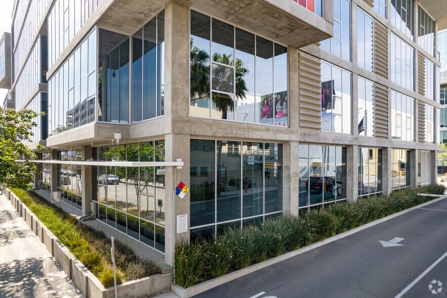 More Photos Of 1041 N Formosa Ave, West Hollywood Unknown For Lease