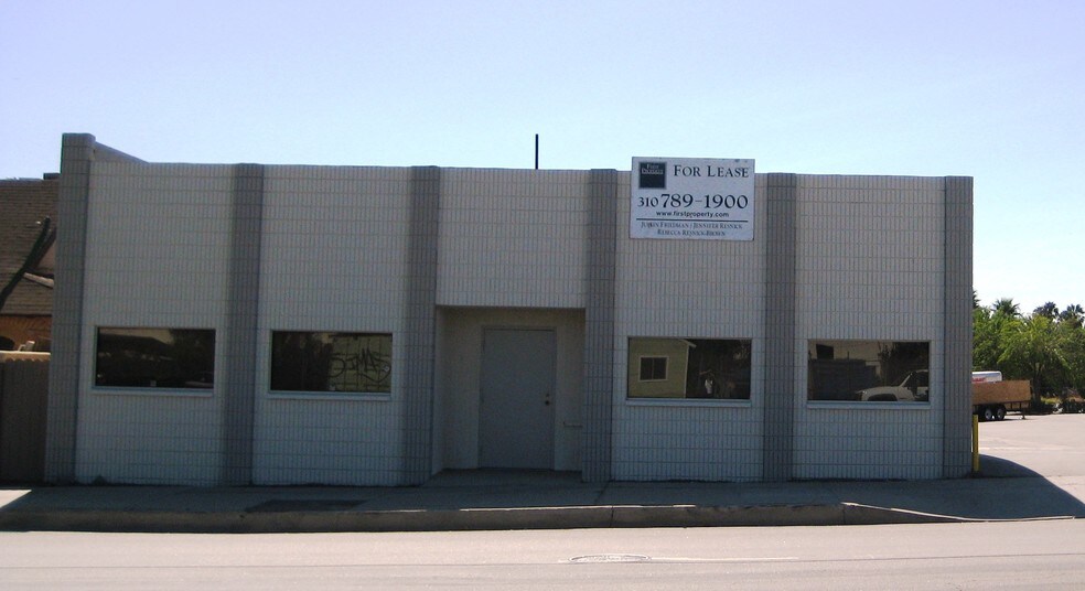 More Photos Of 6829 Canoga Ave, Canoga Park Manufacturing For Lease