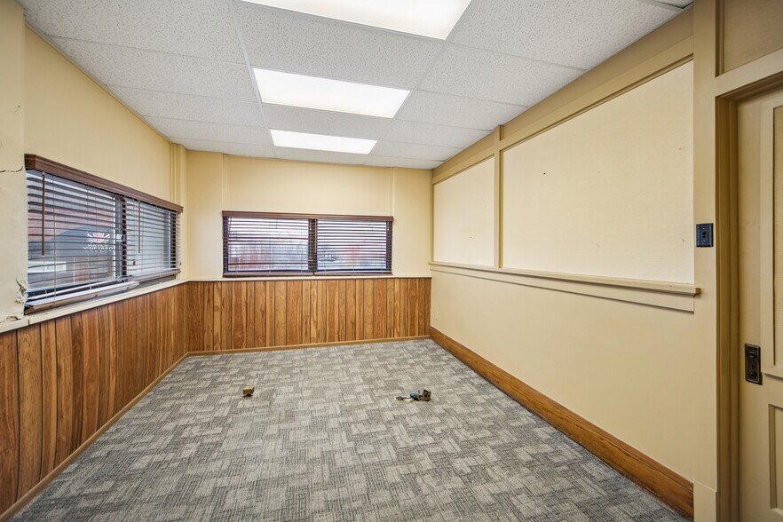More Photos Of 200 1st Ave E, Newton Office For Sale