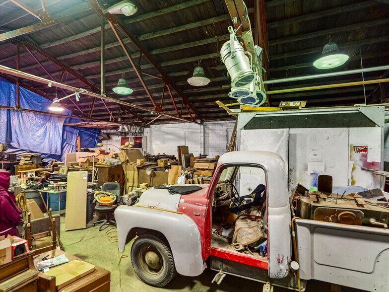 More Photos Of 2600 Duss Ave, Ambridge Unknown For Sale