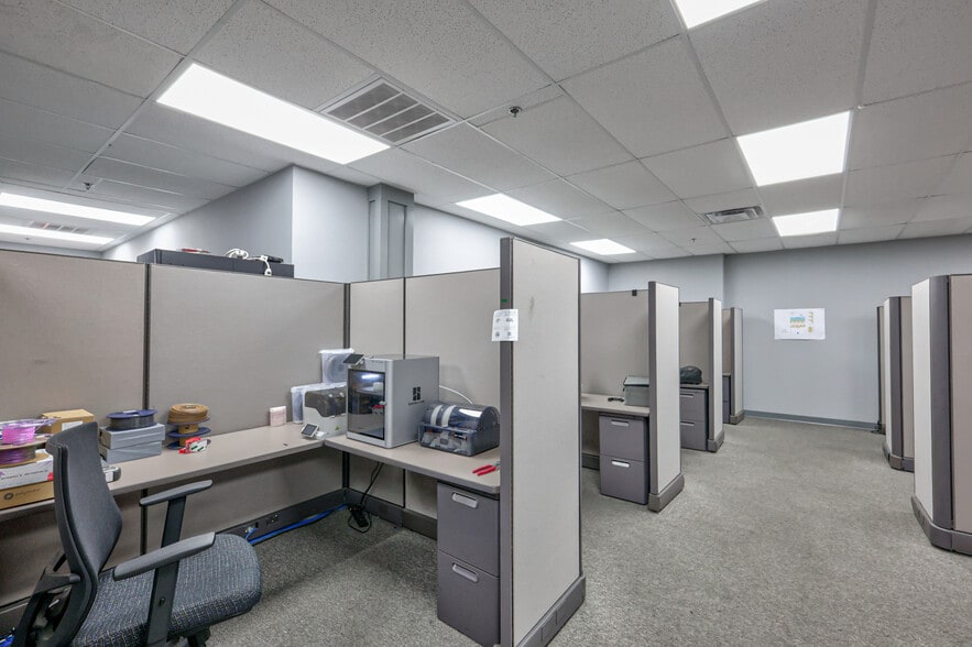 More Photos Of 831 Park Ave, Murfreesboro Manufacturing For Lease