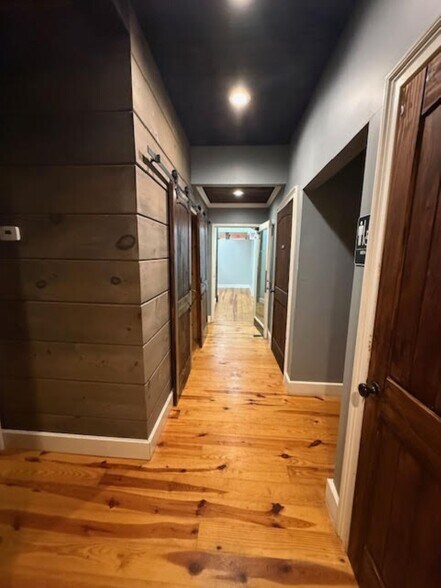 More Photos Of 116 Chantilly Ln, Maryville Medical For Sale