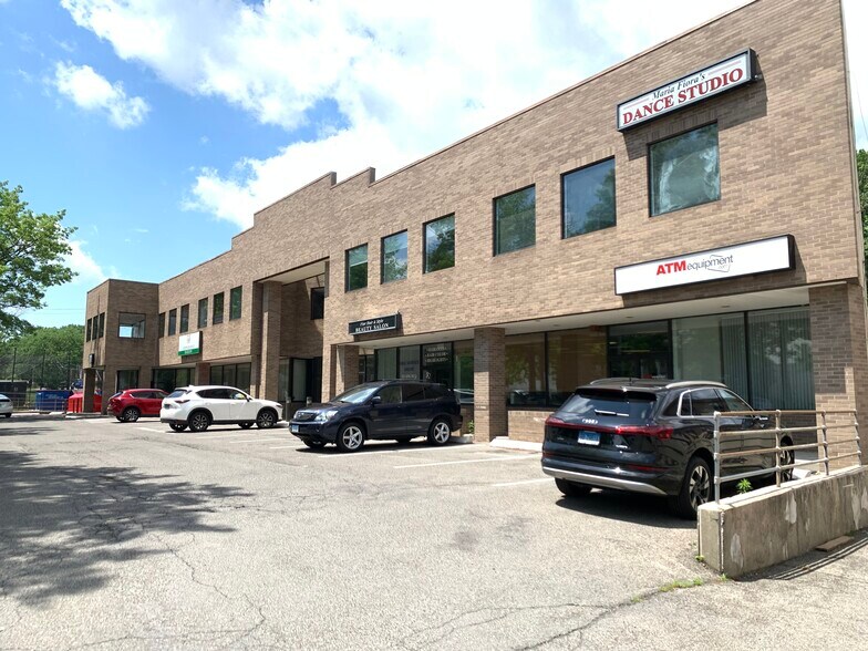 More Photos Of 456 Glenbrook Rd, Stamford Storefront Retail Office For Lease