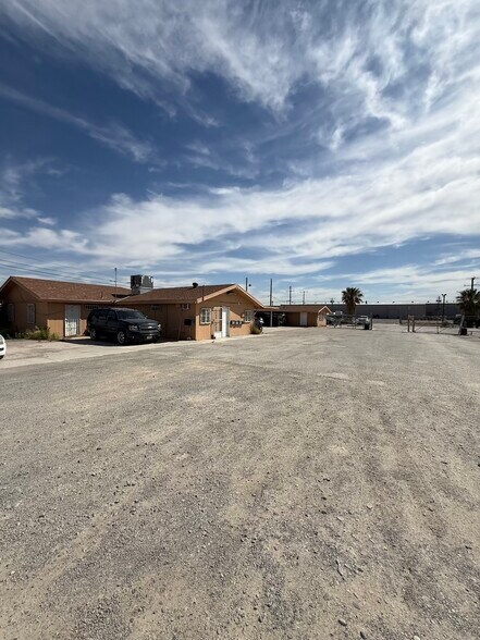 More Photos Of 12556 Weaver Rd, El Paso Light Distribution For Sale