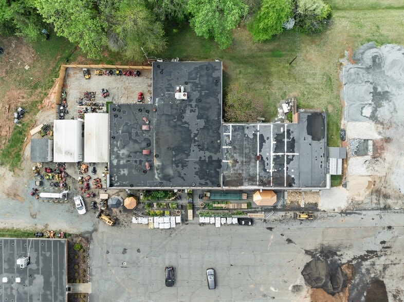 More Photos Of 110 E Wall St, Rural Hall Garden Center For Sale