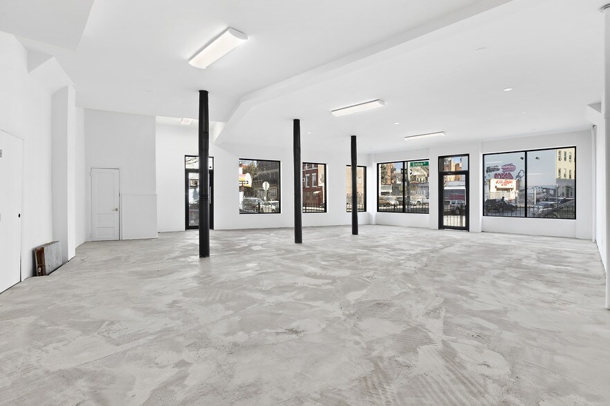 Primary Photo Of 531 Graham Ave, Brooklyn Apartments For Lease