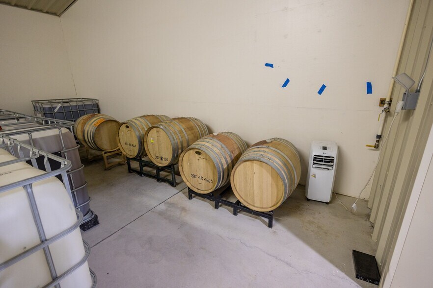 More Photos Of 53582 Falcon Rd, Olathe Winery Vineyard For Sale