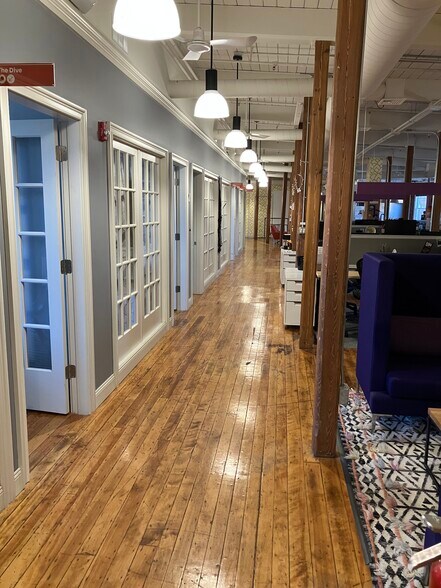 More Photos Of 296 Nonotuck St, Northampton Warehouse For Lease