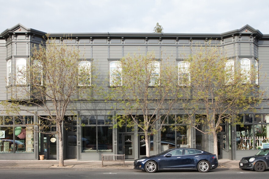 More Photos Of 1420-1428 Main St, Saint Helena Hotel For Sale