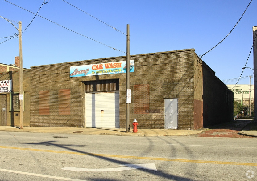 Primary Photo Of 2245 E 14th St, Cleveland Carwash For Lease