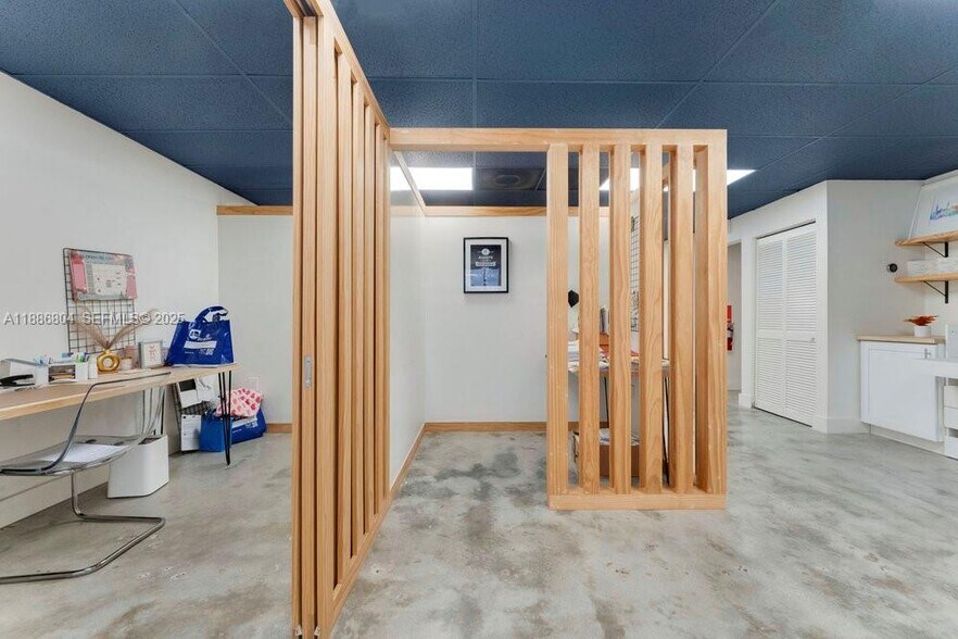 More Photos Of 2201 NW 102nd Pl, Miami Warehouse For Sale