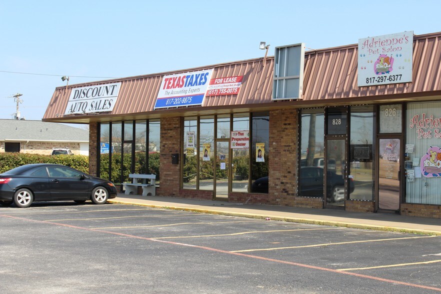 More Photos Of 800 N Crowley Rd, Crowley Storefront For Sale