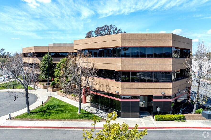 More Photos Of 613 W Valley Pky, Escondido Office For Sale