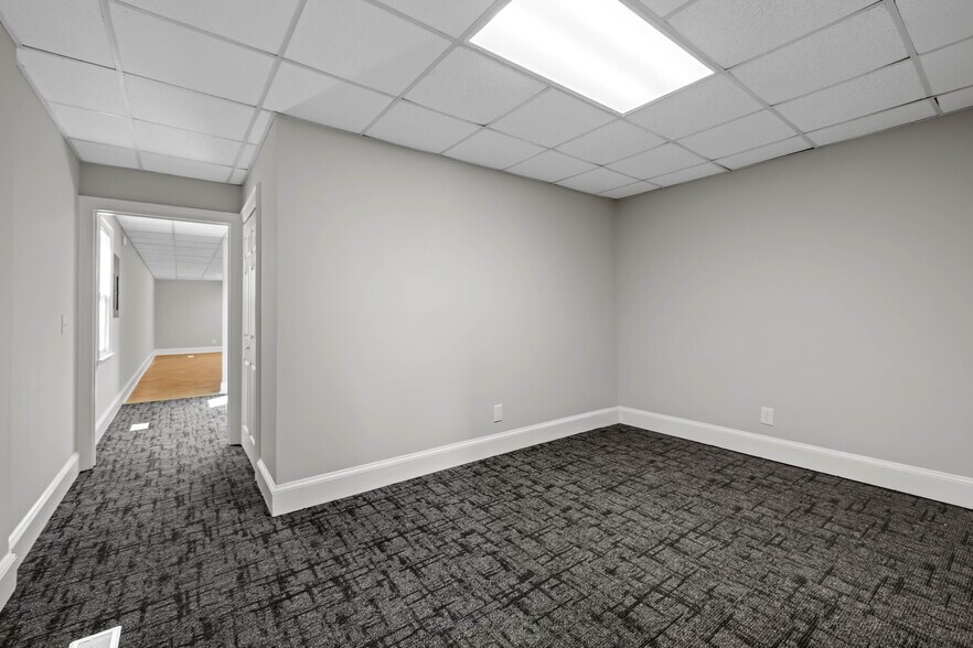 More Photos Of 504 W Broad St, Dunn Office For Sale