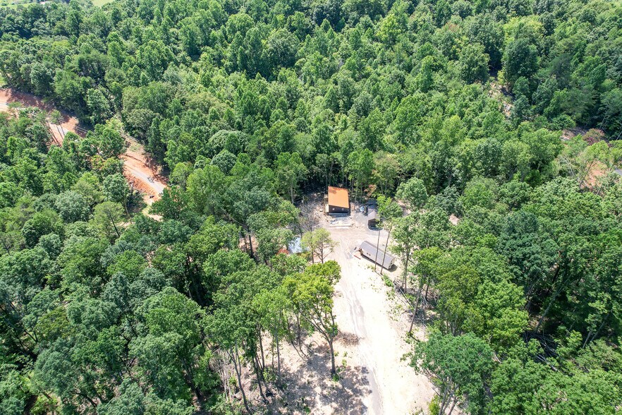 More Photos Of 180 Lakeland Ridge Rd, Bean Station Specialty For Sale