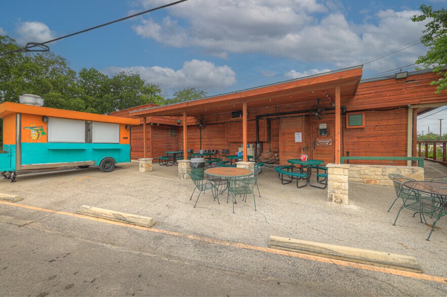 More Photos Of 1390 McQueeney Rd, New Braunfels Sports And Entertainment For Sale
