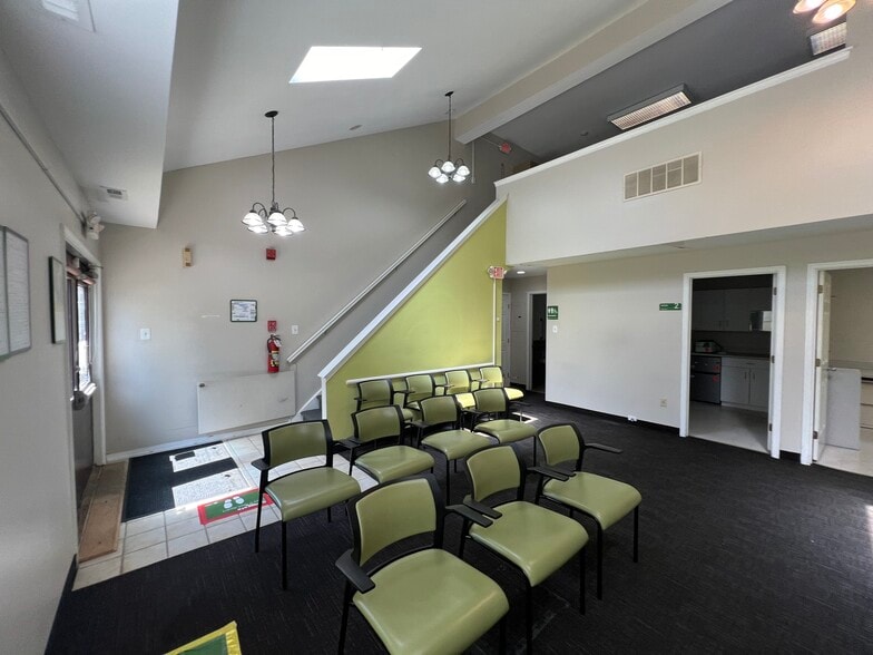 More Photos Of 1609 Woodbourne Rd, Levittown Medical For Sale