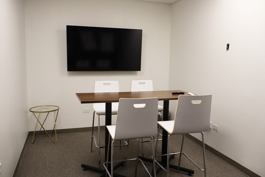 More Photos Of 206-210 W 4th St, Winston-Salem Storefront Retail Office For Lease