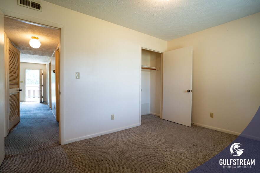 More Photos Of 5704 Old Highway 54, Philpot Apartments For Sale