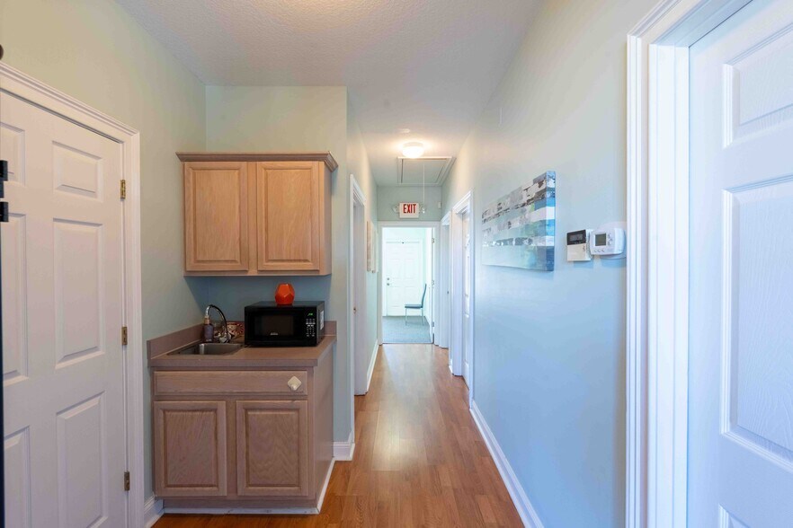 More Photos Of 13500 Sutton Park Dr S, Jacksonville Medical For Lease