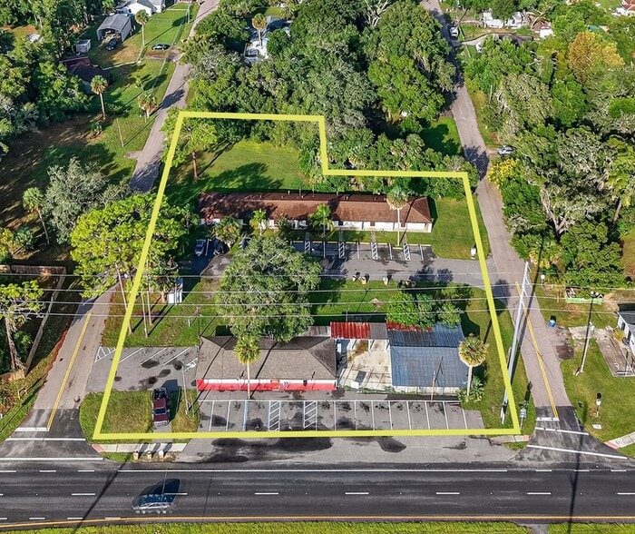 More Photos Of 37415 Highway 19, Umatilla General Retail For Sale